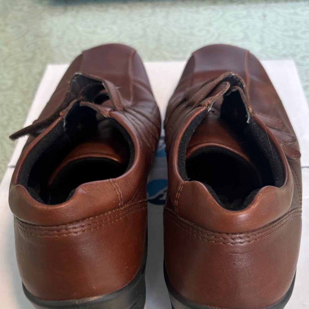 Ecco Wedge Loafers Women’s EU size 39 US 8.5
Brown Leather Three Strap Slip Ons